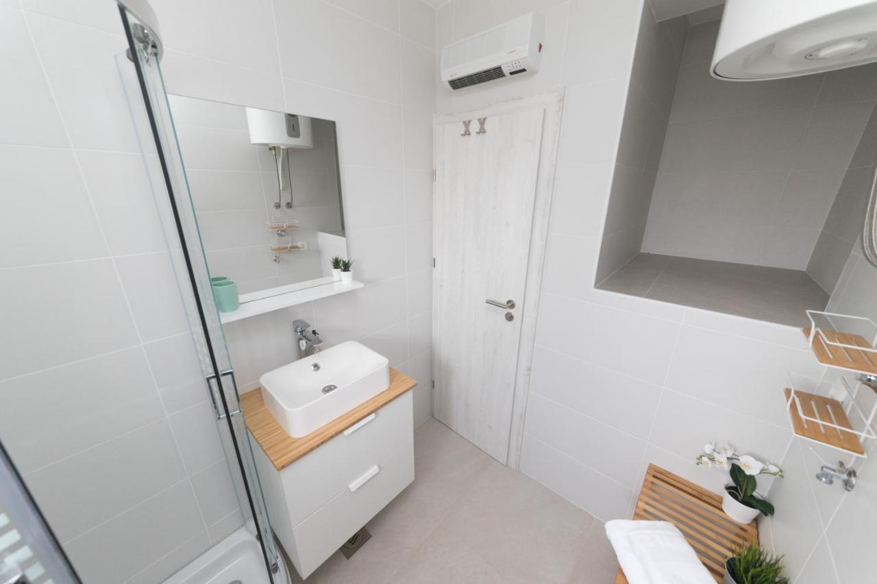 Agava Appartement Ugljan Buitenkant foto