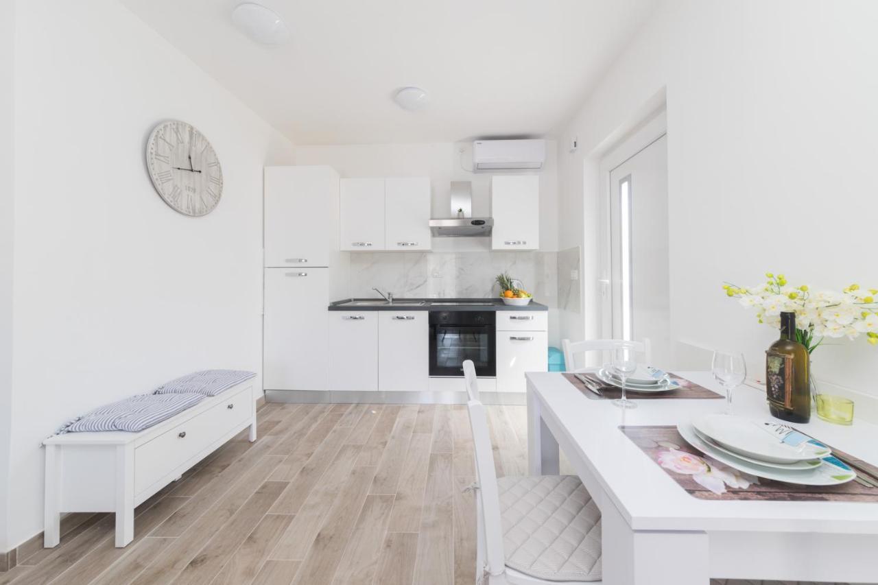 Agava Appartement Ugljan Buitenkant foto