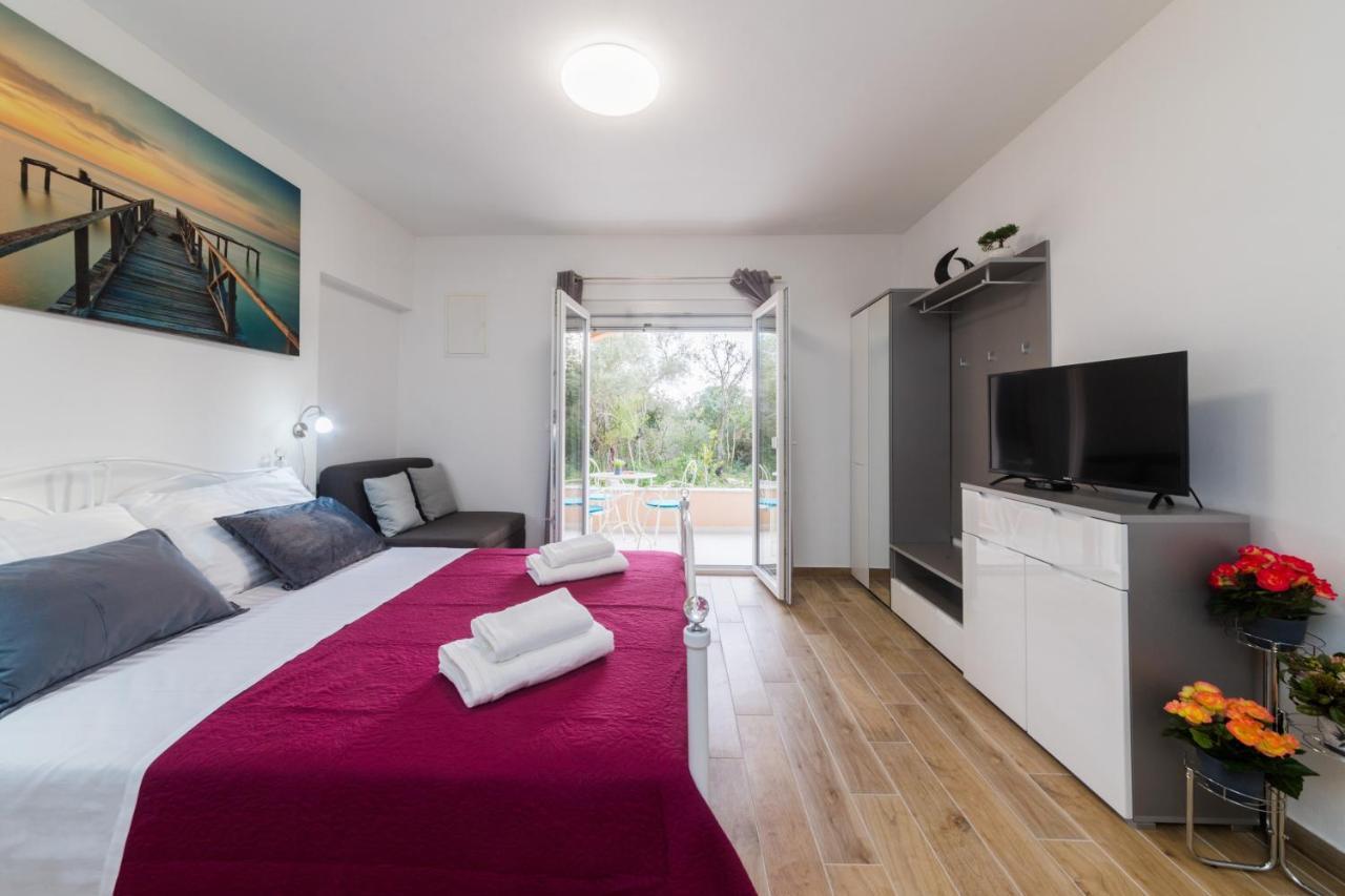 Agava Appartement Ugljan Buitenkant foto